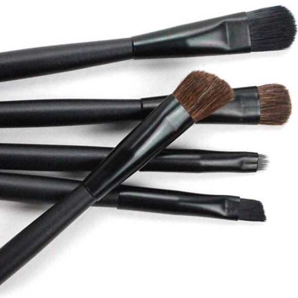 Beautiful pastel travel makeup brush set synthetic - Picture 7 of 10